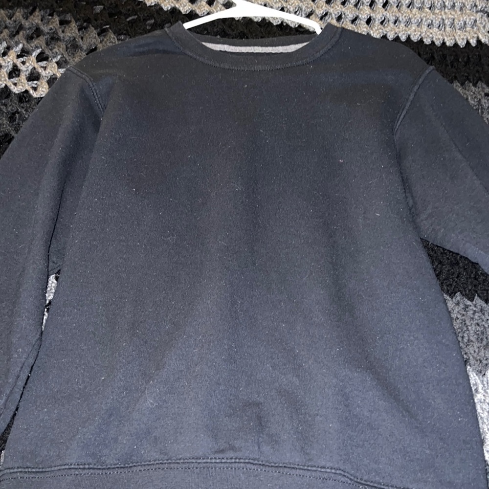 Black crew neck size small